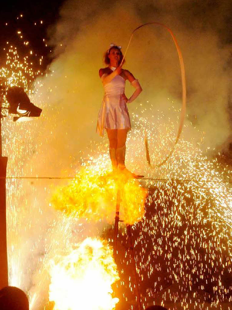 Volksfeststimmung, Live-Musik und die Leidenschaft des Feuers in Schuttern.