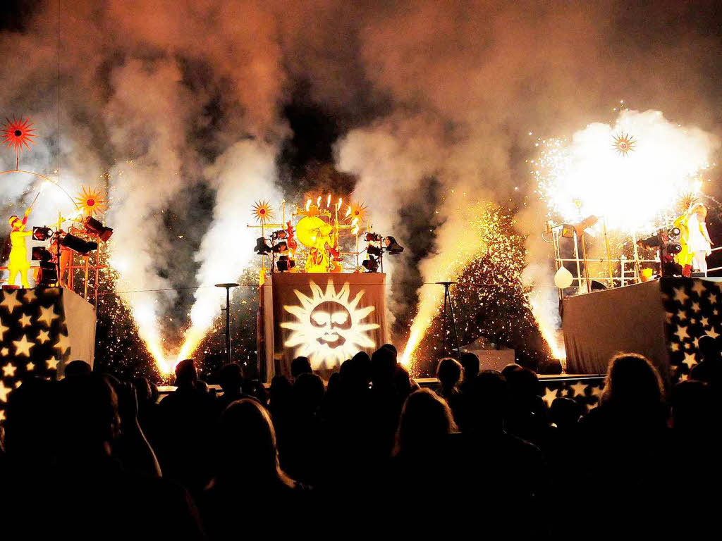 Volksfeststimmung, Live-Musik und die Leidenschaft des Feuers in Schuttern.