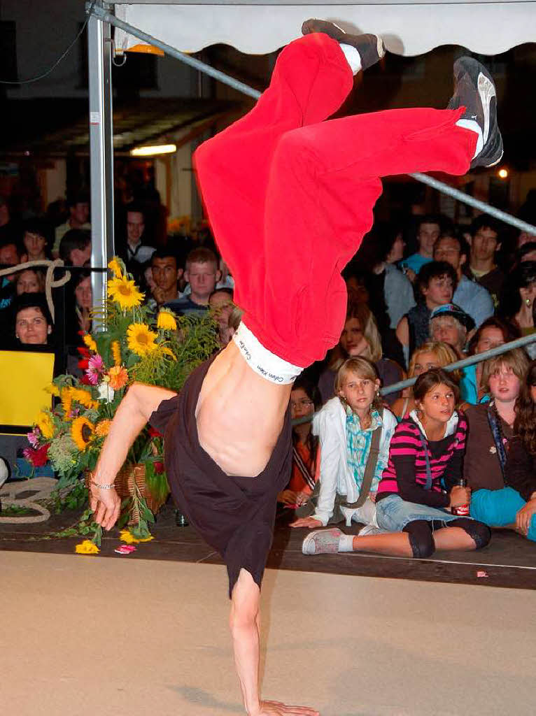 Die Breakdance-Gruppe „Outta Control“ begeisterte mit ihrer Mitternachtsshow das Publikum.