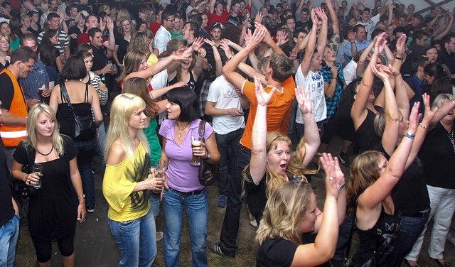 <Bildtext>Das jugendliche Publikum war... Party-Band &#8222;Wilde Engel&#8220;.  | Foto: Norbert Sedlak