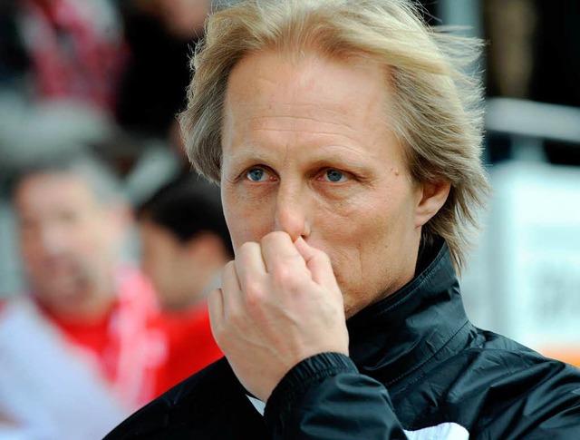 Jrn Andersen muss sich einen anderen ...n. Mainz 05 hat den Trainer entlassen.  | Foto: dpa