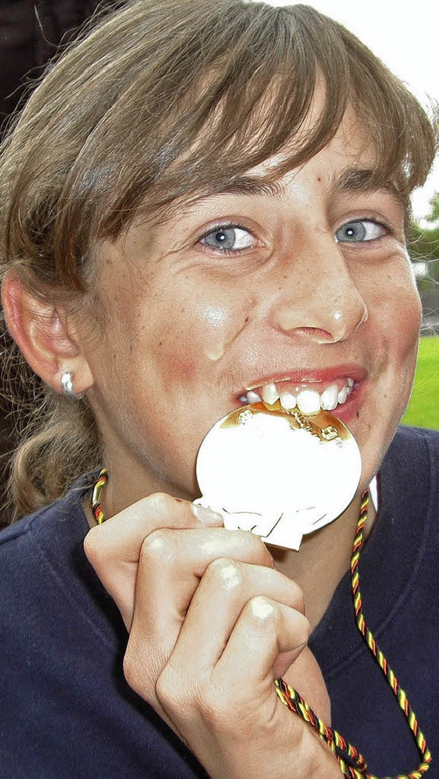 Freut sich ber ihre Medaille: Anna-Lena Gamp  | Foto: Junkel