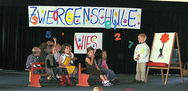 Theater in Wies: Der Kindergarten spielte Zwergenschule.   | Foto: Privat