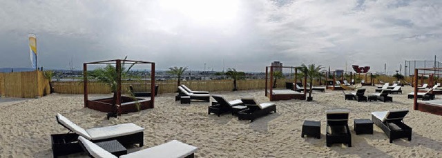 Sandstrand mit Aussicht bietet der  City Beach auf dem Messeparkhaus.   | Foto: BZ