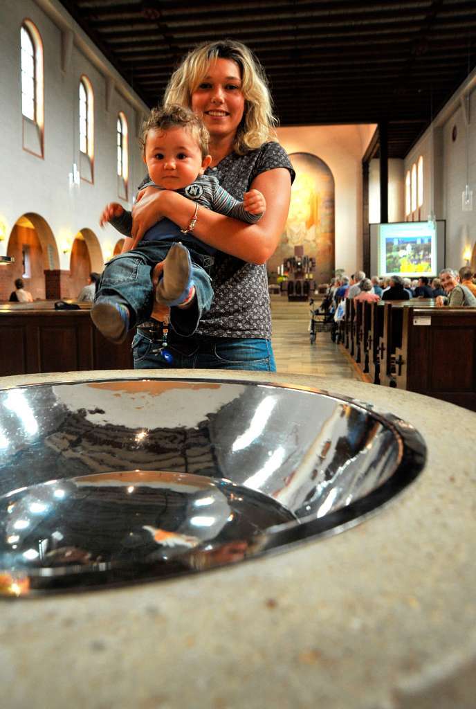 Die BZ-Ferienaktion in der Kirche Heilige Familie im Freiburger Stadtteil Mooswald.