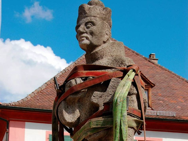 Die Brunnenfigur  steht jetzt an ihrem Platz.  | Foto: Jutta Binner-Schwarz