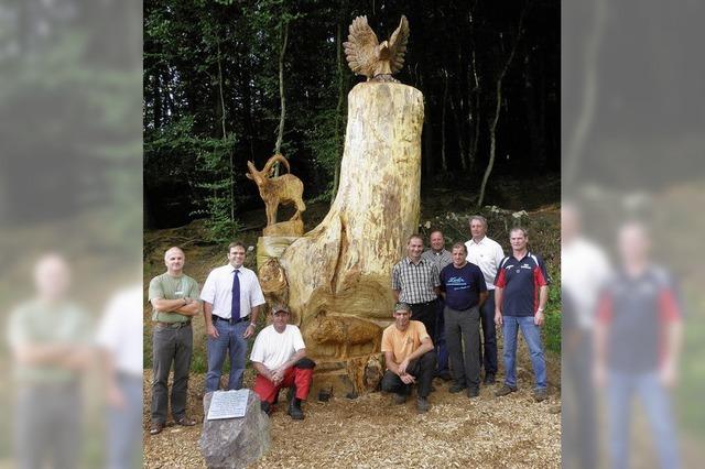 Holzskulptur steht knftig am Eichberg