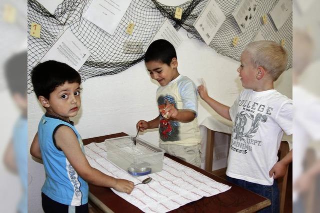 Kinder gehen auf Entdeckungsreise ins 