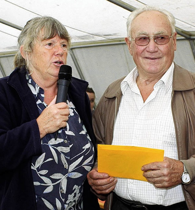 Fr 30 Jahre Dienst als Httenwart ehr...chwarzwaldvereins,  Max Schulthei.     | Foto: Heiner Fabry