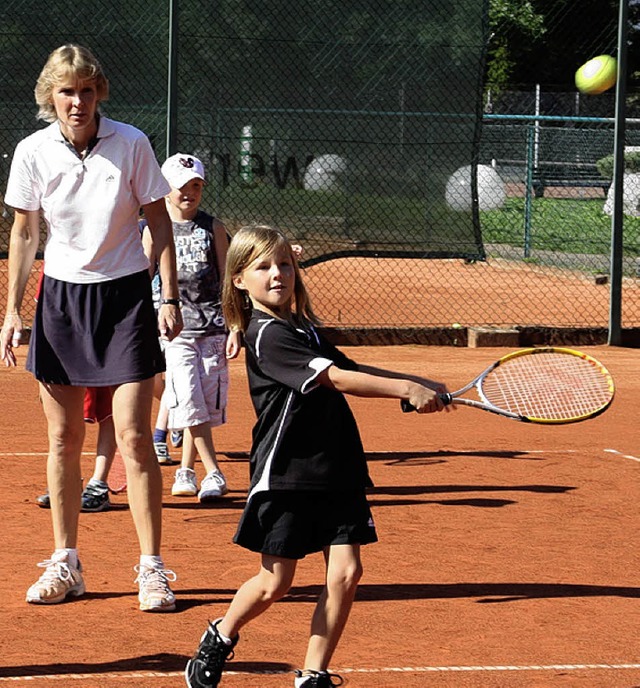 Die Grundlagen des Tennissports  bekam...ollte danach gar nicht mehr vom Platz.  | Foto: kerkchoff