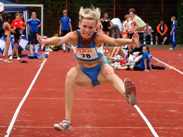 Chiara Fehrenbach beim Weitsprung, ein...nf Disziplinen im Blockmehrkampf Lauf.  | Foto: Schweiger (Verein)