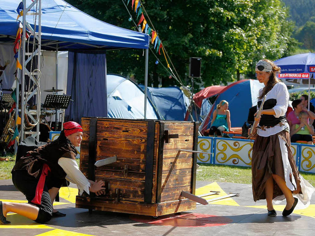 Impressionen von Auftritt und Workshop des Circus Paletti in Seelbach. Impressionen von Auftritt und Workshop des Circus Paletti in Seelbach.