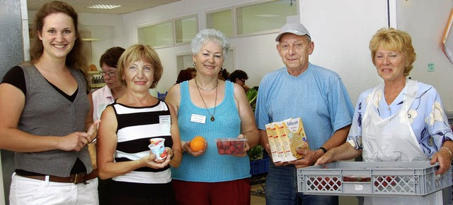 Noelle Glatz (links) und Helfer der Ta...die Untersttzung der ffentlichkeit.   | Foto: Beck