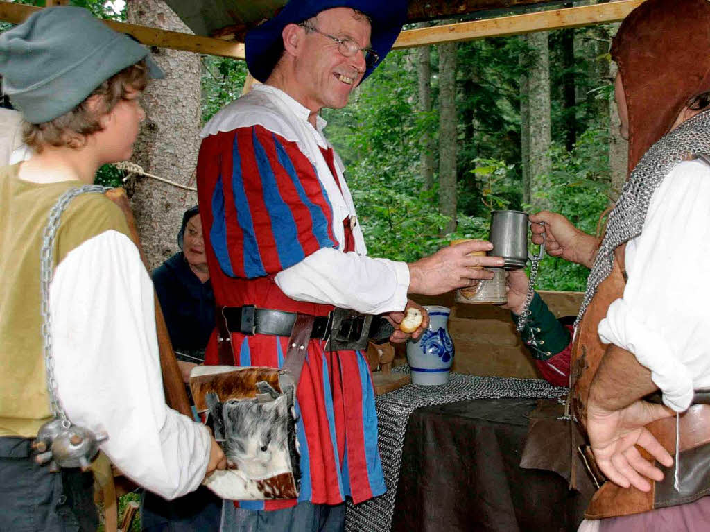 Bei der Erlebnistour Mittelalter begaben sich die Besucher in die Zeit des legendären Bauernhauptmanns Hans Müller Bei der Erlebnistour Mittelalter begaben sich die Besucher in die Zeit des legendären Bauernhauptmanns Hans Müller