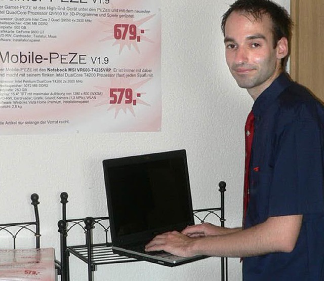 Stefan Zerbst hat seinen neuen PC-Lade...  zum Teil  sogar bis 22 Uhr geffnet.  | Foto: Eckard