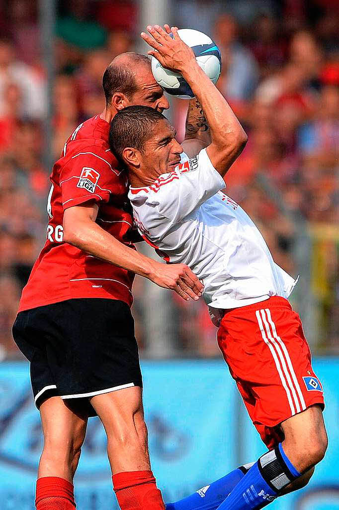 Zum Auftakt der Bundesligasaison spielte der SC Freiburg gegen den Hamburger SV vor ausverkauftem Haus.