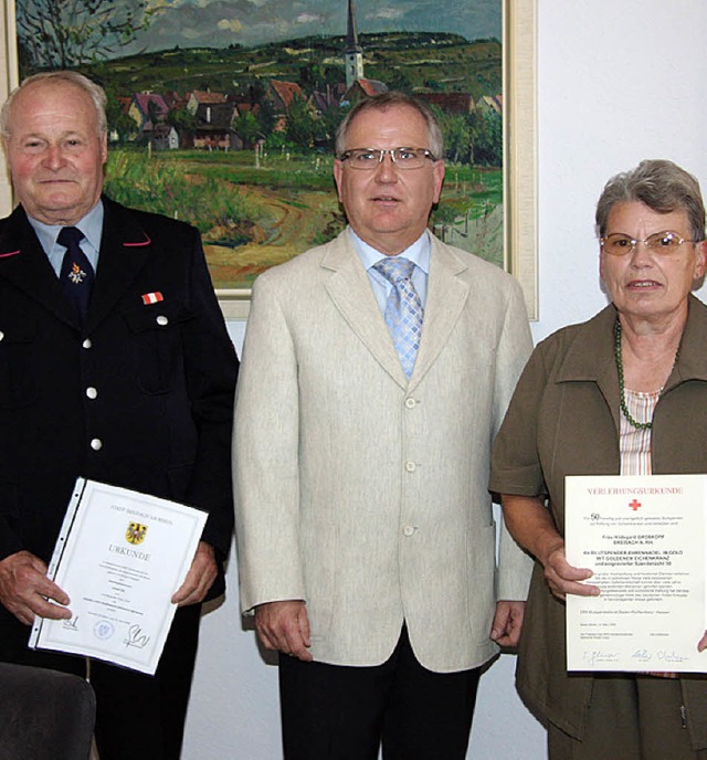 <Bildtext>Oberrimsingens Ortsvorsteher...r  freiwilligen  Feuerwehr.</Bildtext>  | Foto: meike zorn