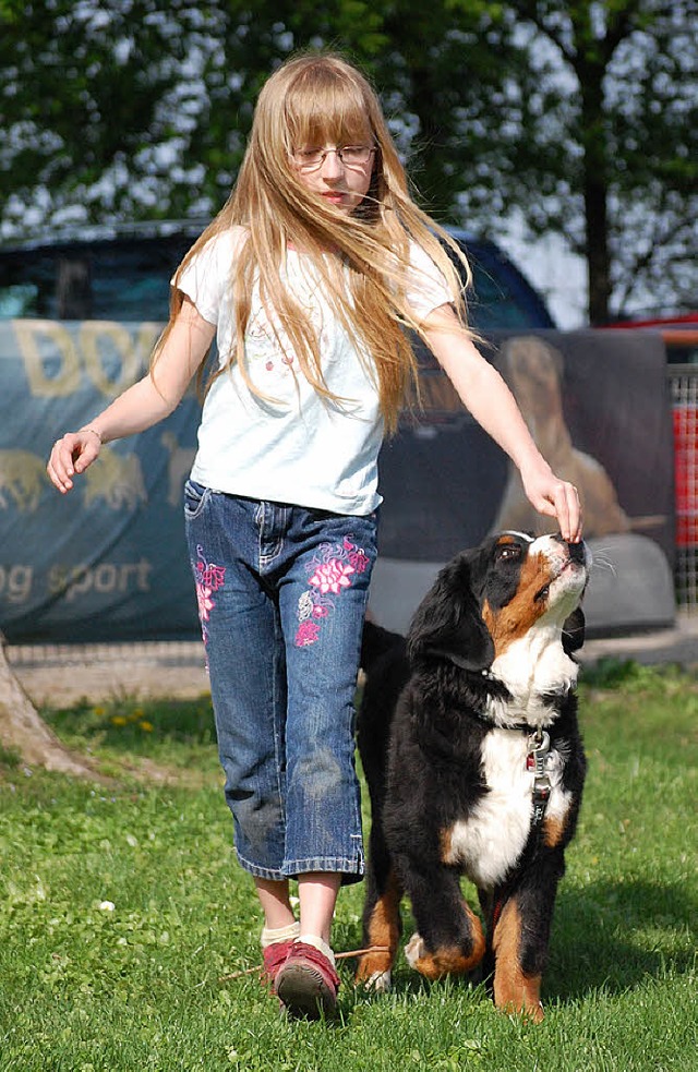 Auch kleine Hunde mssen lernen, wo&#8217;s langgeht.   | Foto: Verein