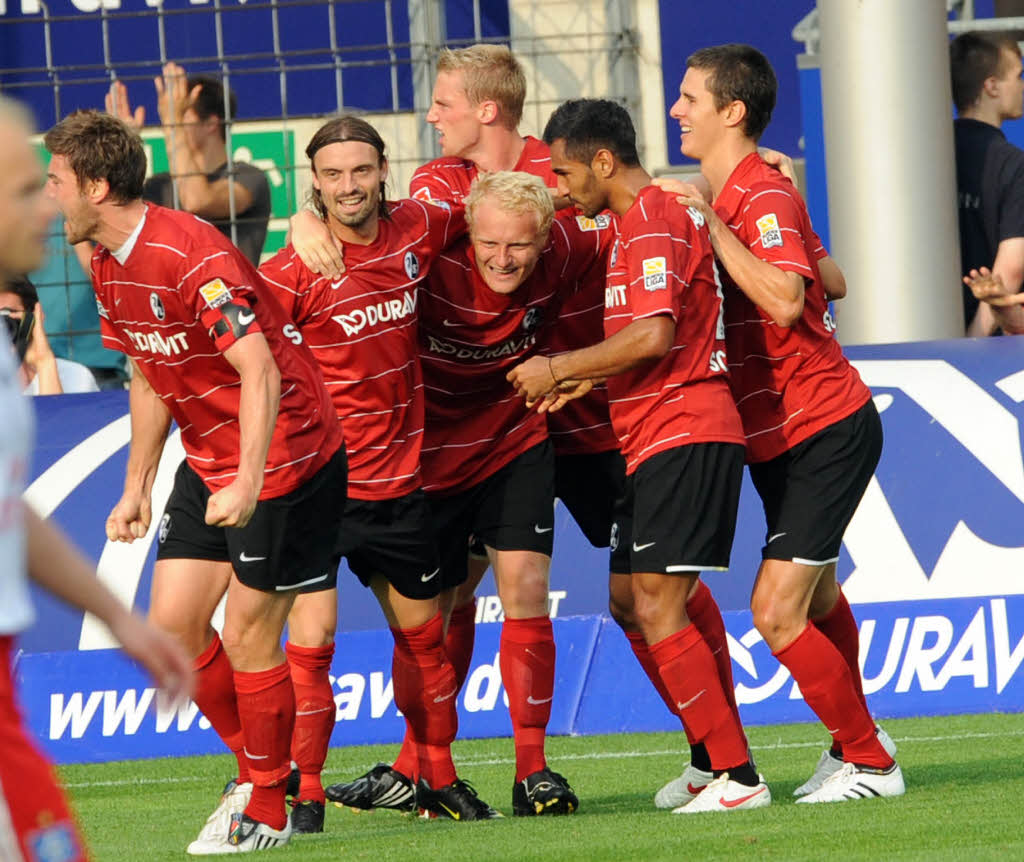 Zum Auftakt der Bundesligasaison spielte der SC Freiburg gegen den Hamburger SV vor ausverkauftem Haus.