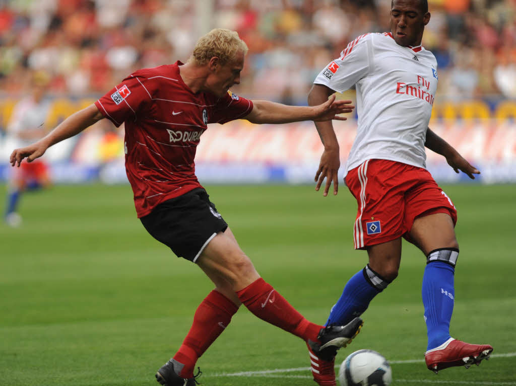 Zum Auftakt der Bundesligasaison spielte der SC Freiburg gegen den Hamburger SV vor ausverkauftem Haus.