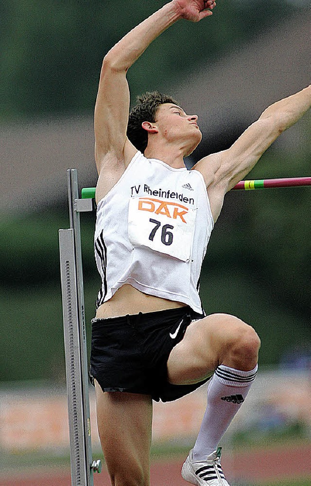 Deutscher Meister im Hochsprung: Sven Tarnowski   | Foto: Ralf Grlitz