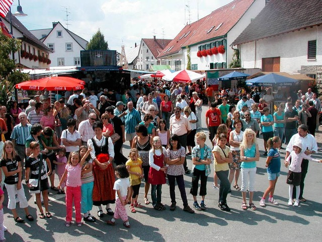 Zufriedene Gste so weit das Auge reic...fest am Sonntag einen Besucheransturm.  | Foto: Florian Kech