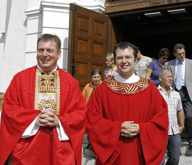 Pfarrer Alexander Hafner (links) und D...ckhalt aus der Heimatgemeinde freute.   | Foto: Heidi Fssel