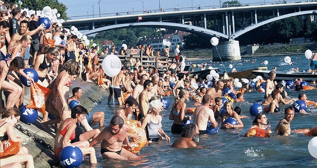 Ein Riesenspa: das Rheinschwimmen   | Foto: BZ