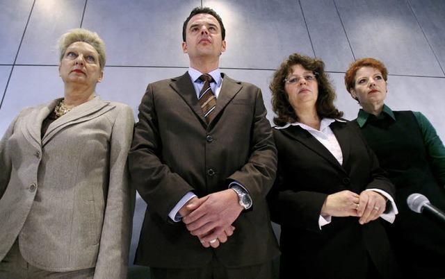 Die hessischen SPD-Rebellen (von links...Walter, Silke Tesch und Carmen Everts   | Foto: DPA