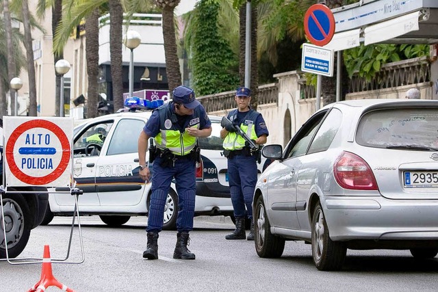 Erhhte Alarmbereitschaft bei der spanischen Polizei.  | Foto: dpa