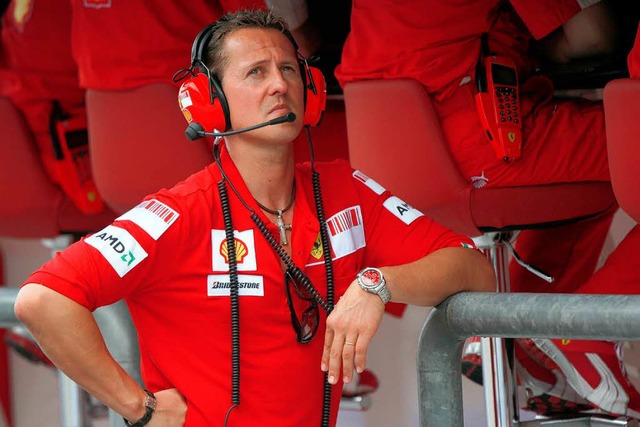 Michael Schumacher bleibt Fugnger &#...st auf den Formel-1-Strecken der Welt.  | Foto: dpa
