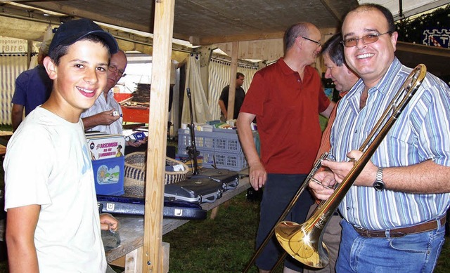 Unbesehen und unprobiert wechselte kei...lohmarkt in Reiselfingen den Besitzer.  | Foto: Karla Scherer