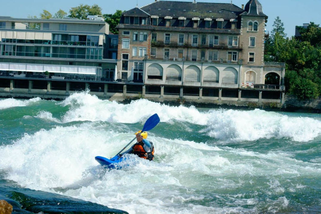 Baustelle Am Rhein Erzeugt Stromschnellen Und Lockt Surfer Rheinfelden Badische Zeitung