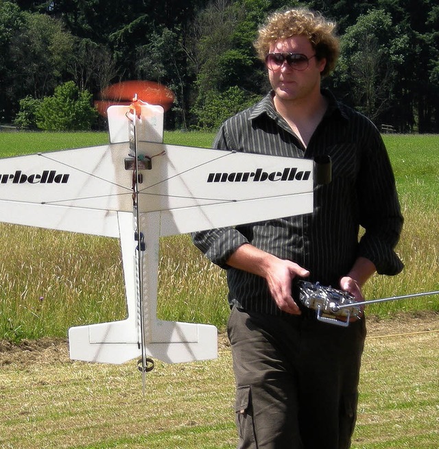 Modellflieger aus  der ganzen Region w...he wieder auf dem Dinkelberg erwartet.  | Foto: heike armbruster