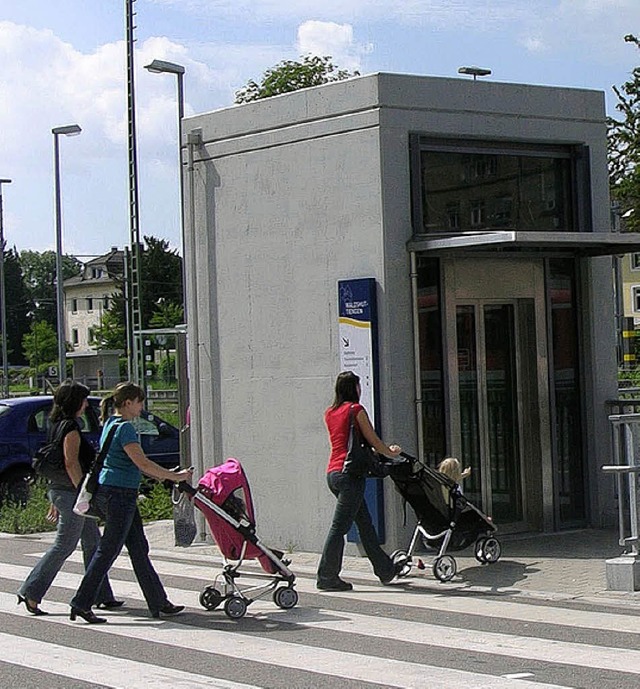 Der ffentliche Aufzug am ehemaligen G...nhof wird jetzt per Video berwacht.    | Foto: Gerard