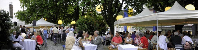 Mediterranes Ambiente und Gemtlichkei...ntius-Fest rund um die Martinskirche.   | Foto: Mnch