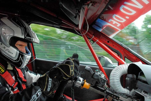 Rennfahrer Mike Jger im Seat Leon Supercopa auf der Nordschleife.  | Foto: Arne Bensiek