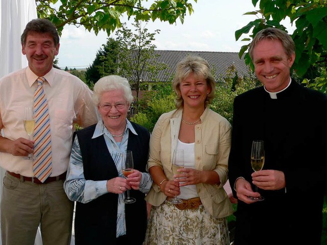 Papstsekretr Monsignore Georg Gnswei...mas Fechtig und Ehefrau Doris Fechtig.  | Foto: Patrick Burger