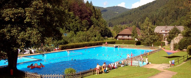 Das Todtnauer Schwimmbad ist sehr idyllisch gelegen.   | Foto: Julia Ribeiro Dias