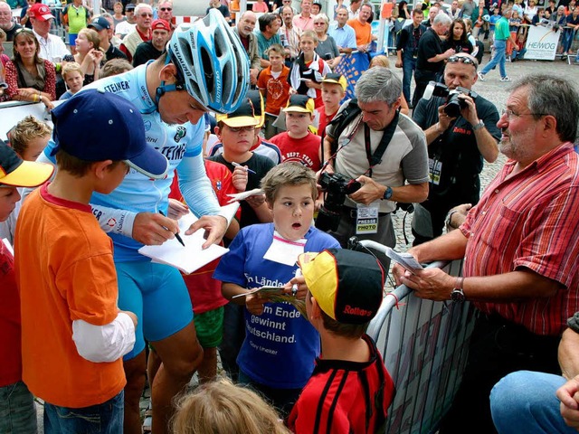 Vor dem Regio-Tour-Start in Heitersheim gibt es Radfahr-Gren zum Anfassen.   | Foto: Sabine Model