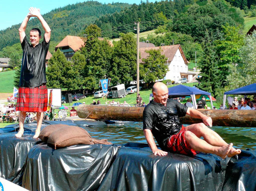 Bei sommerlicher Hitze kam auf der Dorfwiese in Prinzbach eine schottische Atmosphäre auf. Bei sommerlicher Hitze kam auf der Dorfwiese in Prinzbach eine schottische Atmosphäre auf.