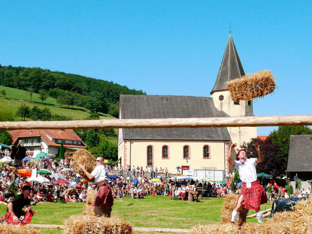 Bei sommerlicher Hitze kam auf der Dorfwiese in Prinzbach eine schottische Atmosphäre auf. Bei sommerlicher Hitze kam auf der Dorfwiese in Prinzbach eine schottische Atmosphäre auf.