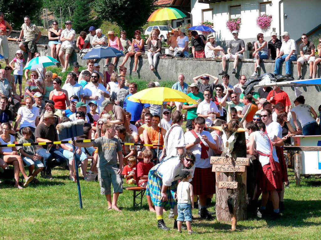 Bei sommerlicher Hitze kam auf der Dorfwiese in Prinzbach eine schottische Atmosphäre auf. Bei sommerlicher Hitze kam auf der Dorfwiese in Prinzbach eine schottische Atmosphäre auf.