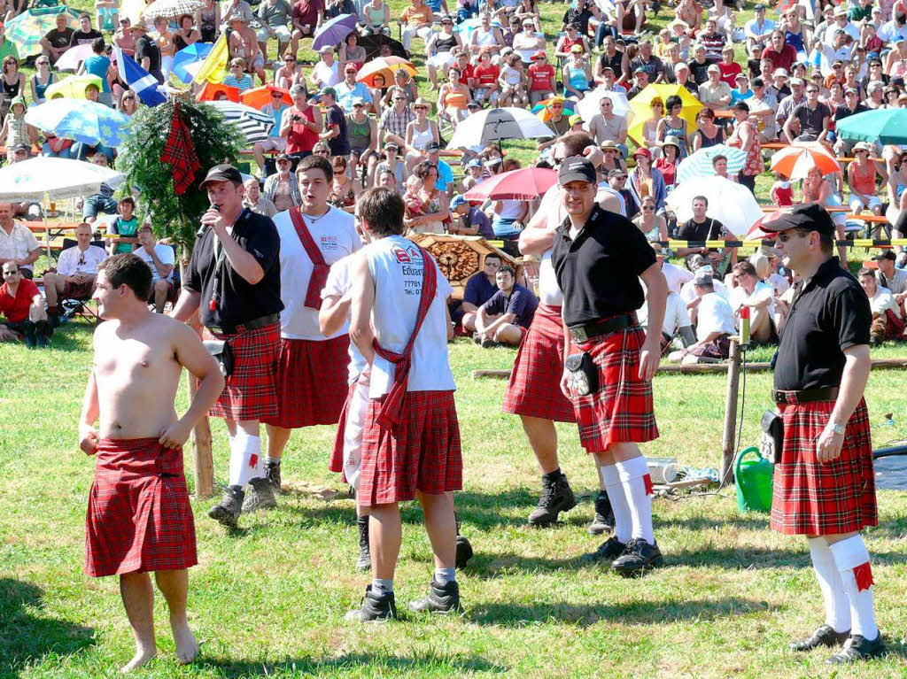Bei sommerlicher Hitze kam auf der Dorfwiese in Prinzbach eine schottische Atmosphäre auf. Bei sommerlicher Hitze kam auf der Dorfwiese in Prinzbach eine schottische Atmosphäre auf.