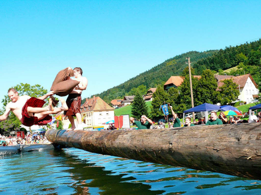 Bei sommerlicher Hitze kam auf der Dorfwiese in Prinzbach eine schottische Atmosphäre auf. Bei sommerlicher Hitze kam auf der Dorfwiese in Prinzbach eine schottische Atmosphäre auf.