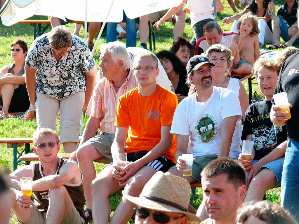 Bei sommerlicher Hitze kam auf der Dorfwiese in Prinzbach eine schottische Atmosphäre auf. Bei sommerlicher Hitze kam auf der Dorfwiese in Prinzbach eine schottische Atmosphäre auf.