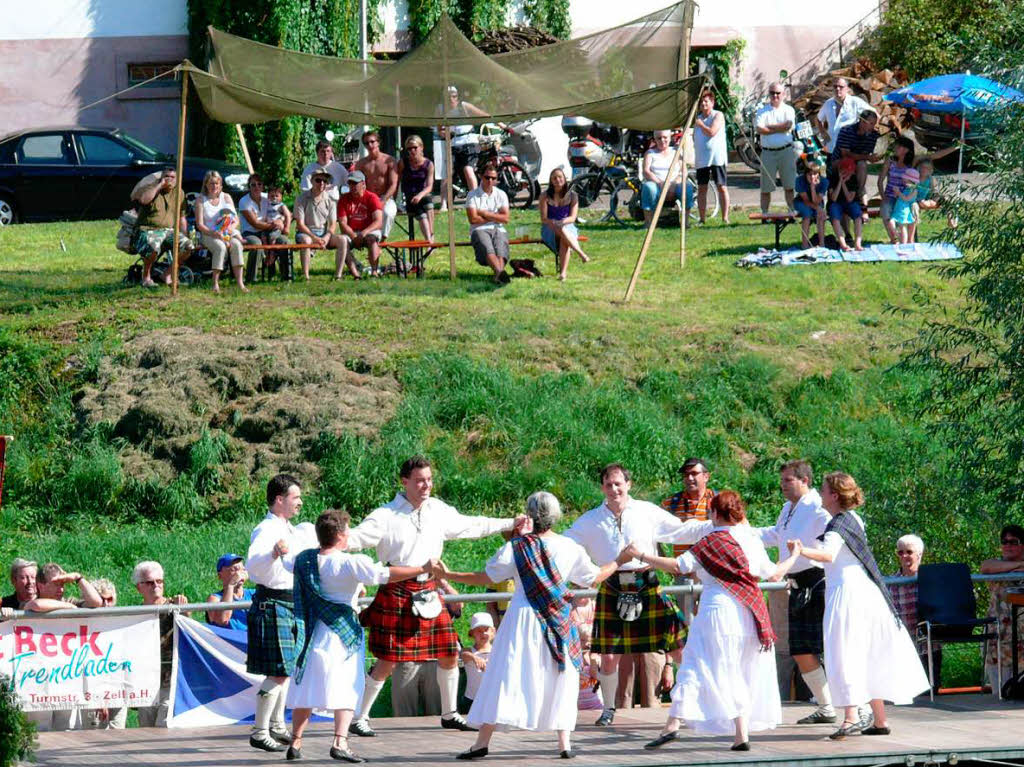 Bei sommerlicher Hitze kam auf der Dorfwiese in Prinzbach eine schottische Atmosphäre auf. Bei sommerlicher Hitze kam auf der Dorfwiese in Prinzbach eine schottische Atmosphäre auf.