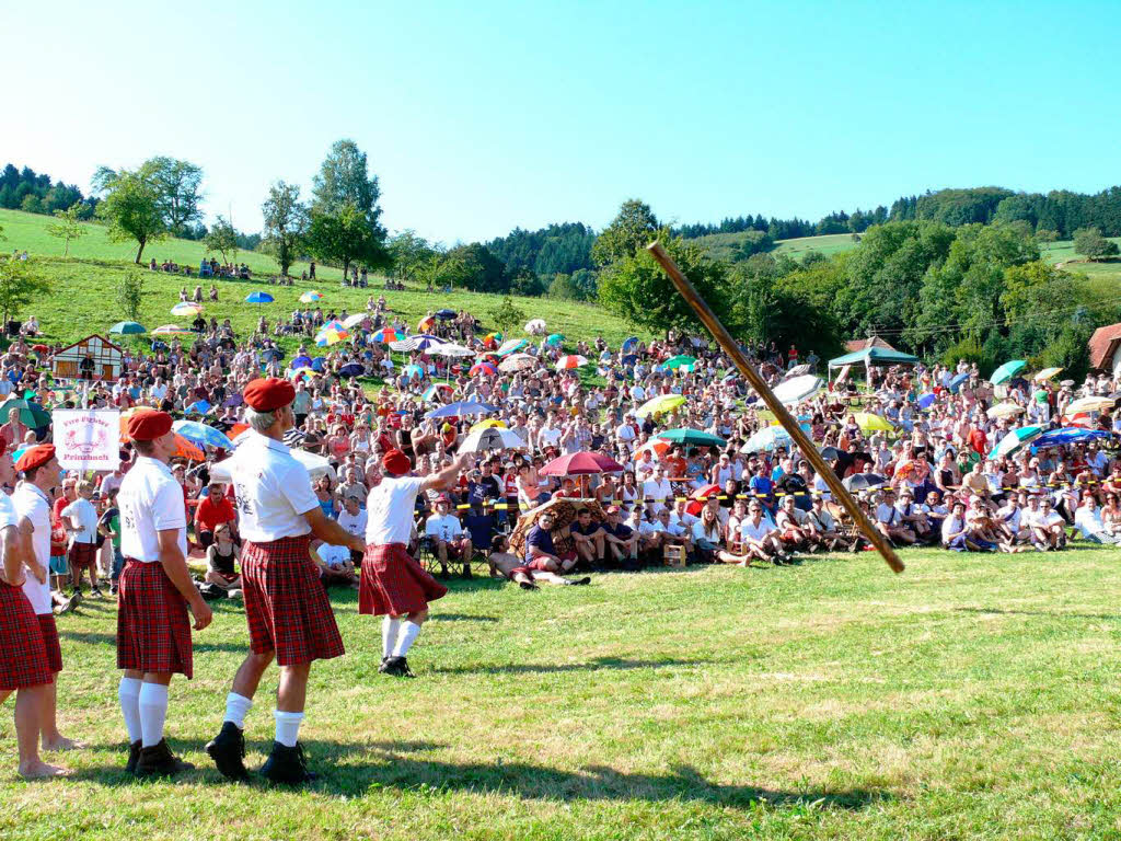 Bei sommerlicher Hitze kam auf der Dorfwiese in Prinzbach eine schottische Atmosphäre auf. Bei sommerlicher Hitze kam auf der Dorfwiese in Prinzbach eine schottische Atmosphäre auf.