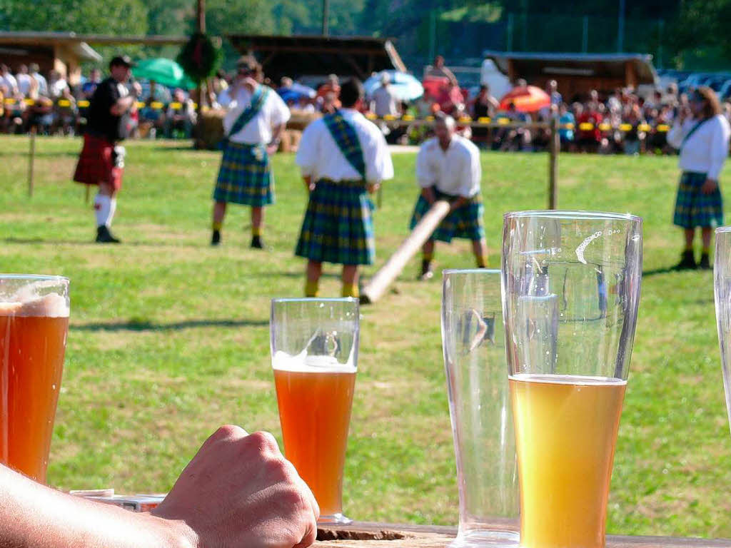 Bei sommerlicher Hitze kam auf der Dorfwiese in Prinzbach eine schottische Atmosphäre auf. Bei sommerlicher Hitze kam auf der Dorfwiese in Prinzbach eine schottische Atmosphäre auf.
