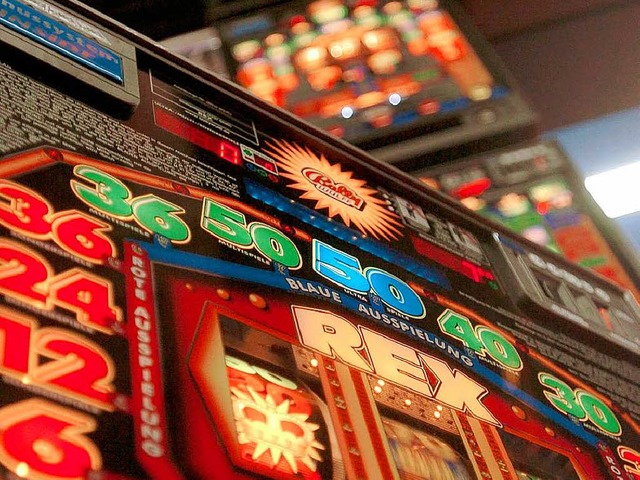 Spielautomat in einem Casino.  | Foto: dpa